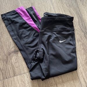 Nike cropped workout leggings